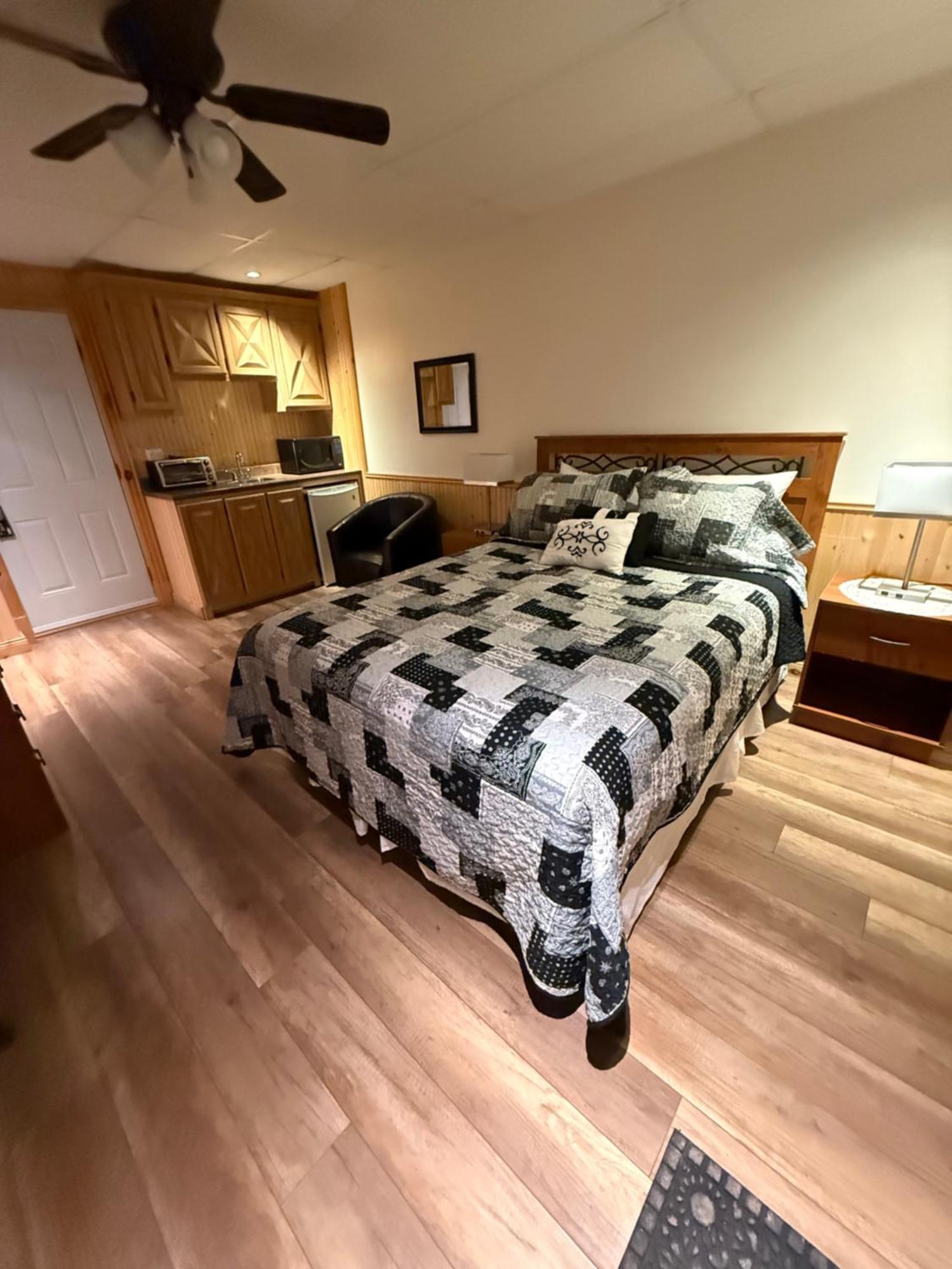 Hotel Sous La Croix 152725 Tadoussac Zewnętrze zdjęcie